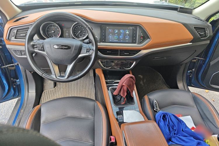 Used Zotye T300 2017 1.5T Manual Luxury Model Center Console