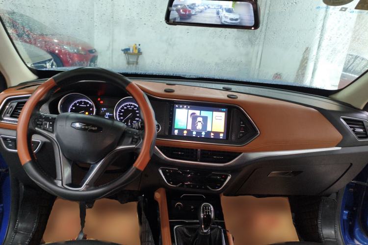 Used Zotye T300 2017 1.5L Manual Luxury Model Center Console