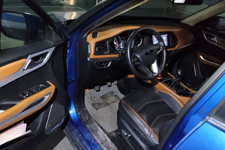 Used Zotye T300 2017 1.5L Manual Luxury Model Driver Seat
