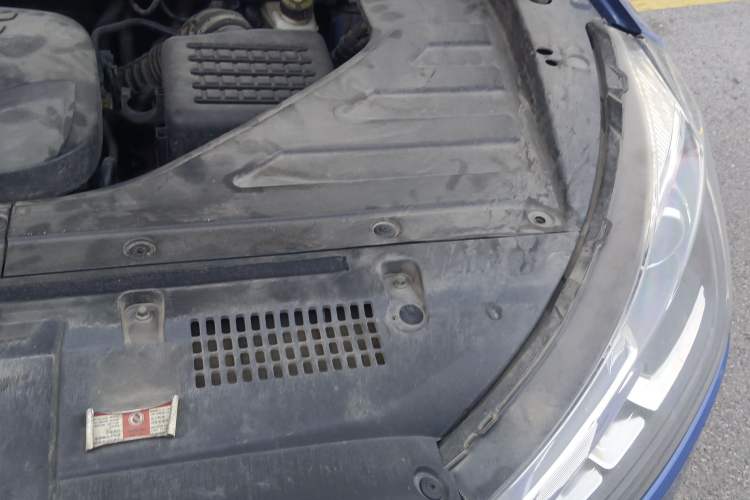Used Zotye T300 2017 1.5T CVT Luxury Model Engine Bay Left
