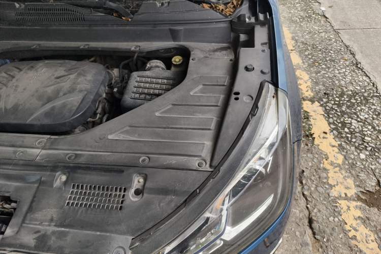 Used Zotye T300 2017 1.5T CVT Luxury Model Engine Bay Left