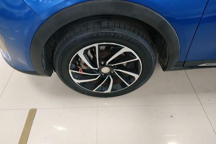 Used Zotye T300 2017 1.5L Manual Luxury Edition Two-Tone Exterior 2
