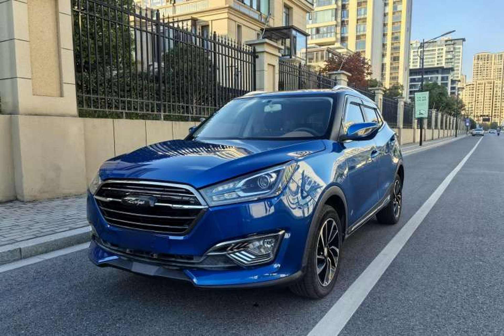 Used Zotye T300 2017 1.5T CVT Luxury Model Front Left 45 Deg