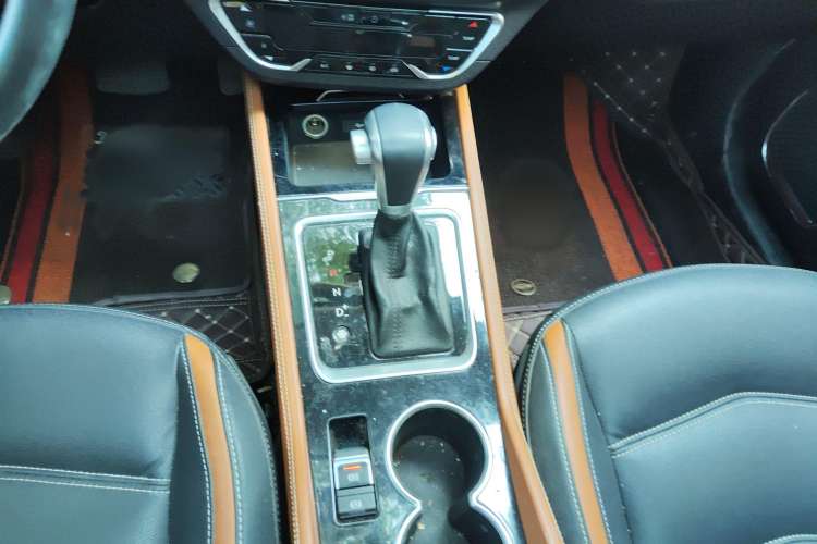 Used Zotye T300 2017 1.5T CVT Luxury Model Gear Lever