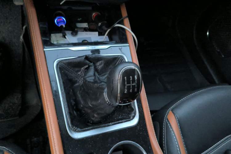 Used Zotye T300 2017 1.5L Manual Luxury Model Gear Lever