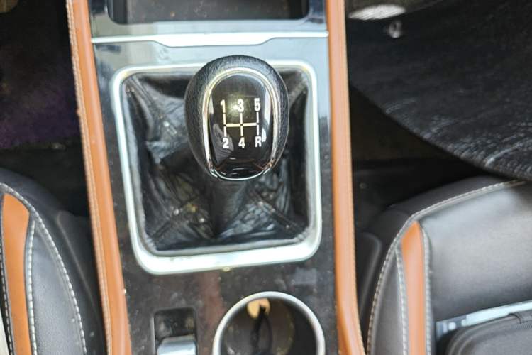 Used Zotye T300 2017 1.5L Manual Luxury Model Gear Lever