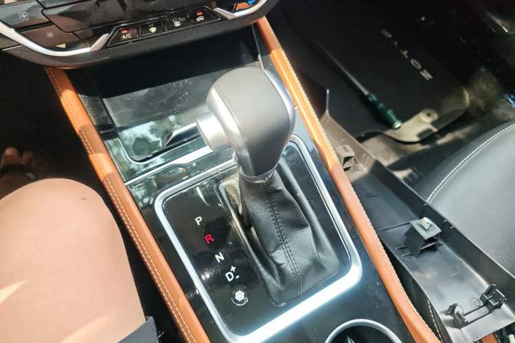Used Zotye T300 2017 1.5T CVT Luxury Model Gear Lever
