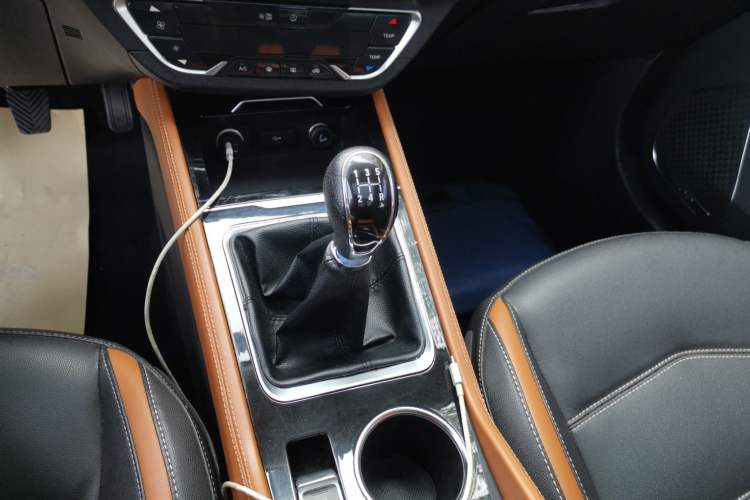 Used Zotye T300 2017 1.5L Manual Luxury Model Gear Lever