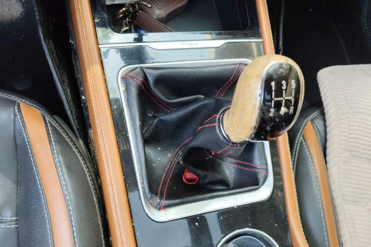 Used Zotye T300 2017 1.5L Manual Luxury Model Gear Lever