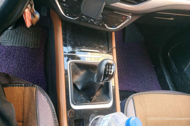 Used Zotye T300 2017 1.5L Manual Luxury Model Gear Lever