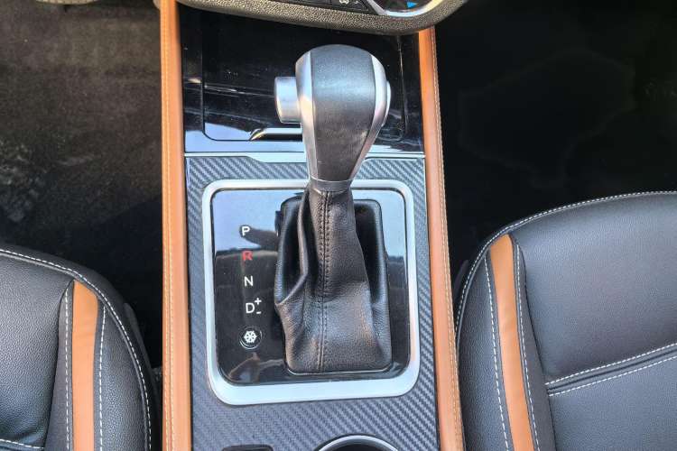 Used Zotye T300 2017 1.5T CVT Luxury Model Gear Lever