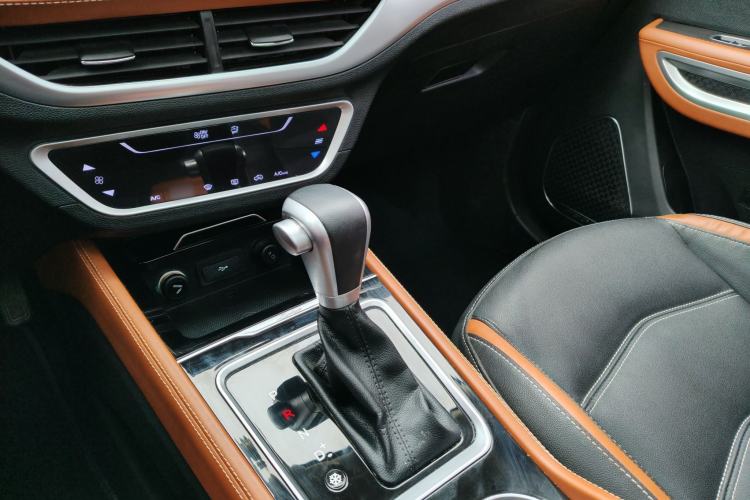 Used Zotye T300 2017 1.5T CVT Luxury Model Gear Lever