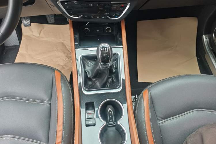 Used Zotye T300 2017 1.5T CVT Luxury Model Gear Lever