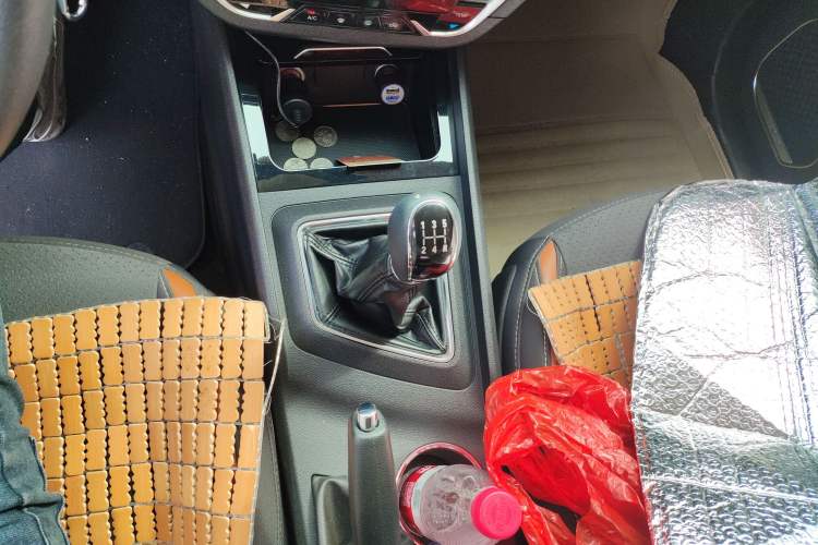 Used Zotye T300 2017 1.5L Manual Luxury Model Gear Lever