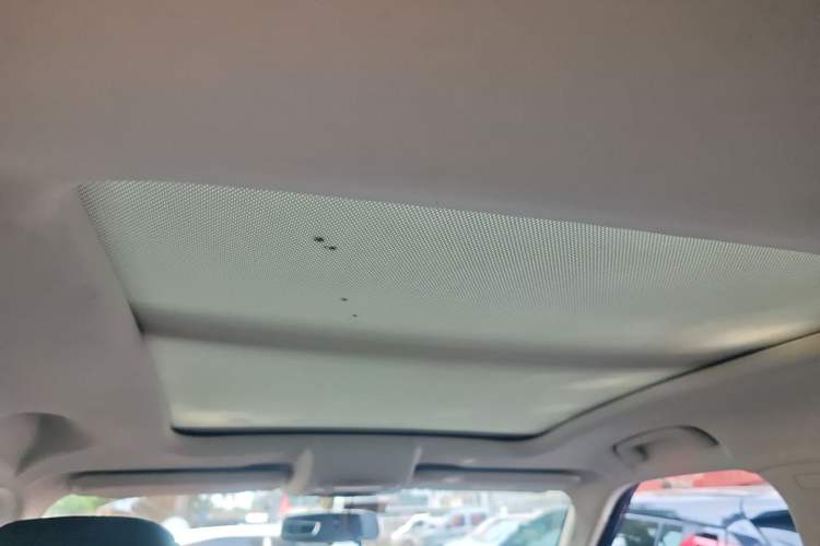 Used Zotye T300 2017 1.5T CVT Luxury Model Headliner