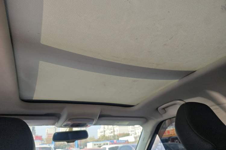 Used Zotye T300 2017 1.5T CVT Luxury Model Headliner