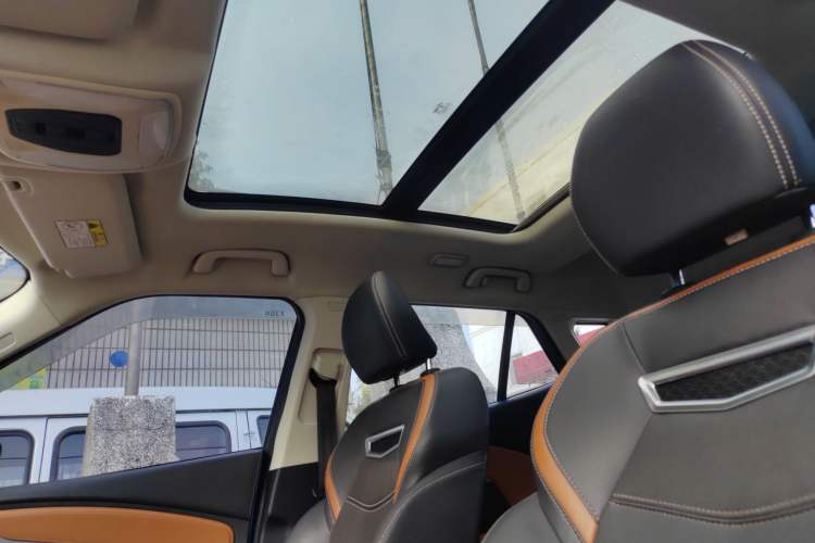 Used Zotye T300 2017 1.5L Manual Luxury Model Headliner