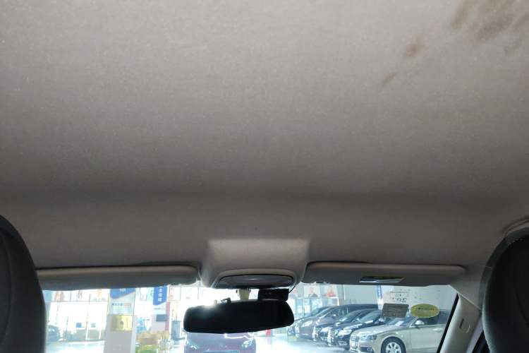 Used Zotye T300 2017 1.5T Manual Luxury Model Headliner