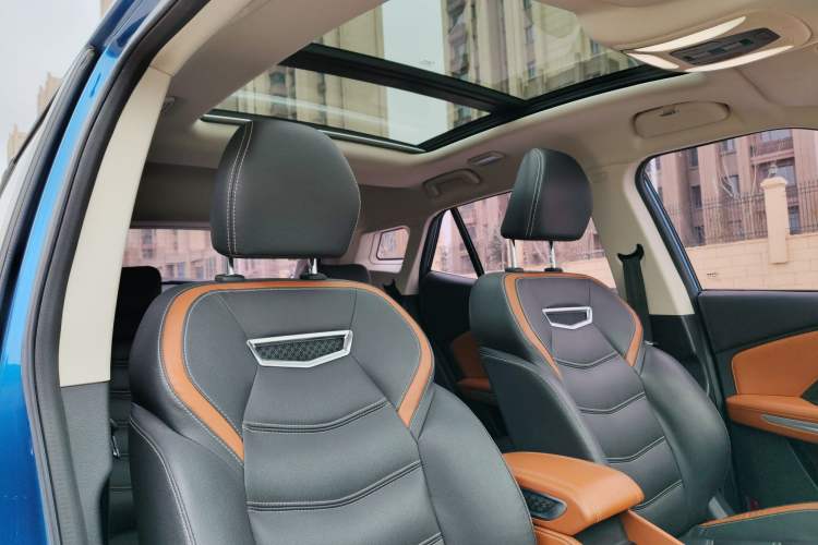 Used Zotye T300 2017 1.5T CVT Luxury Model Headliner
