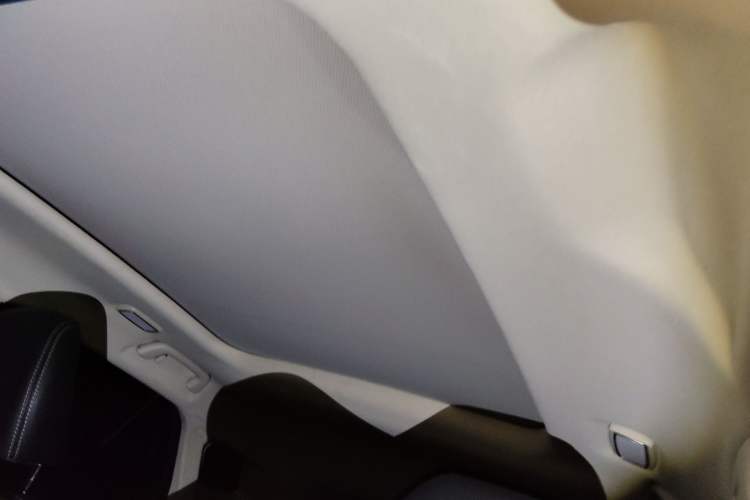 Used Zotye T300 2017 1.5L Manual Luxury Model Headliner