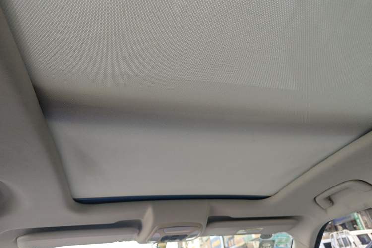Used Zotye T300 2017 1.5T Manual Luxury Model Headliner