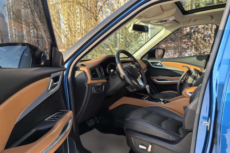Used Zotye T300 2017 1.5T CVT Luxury Model Interior 1