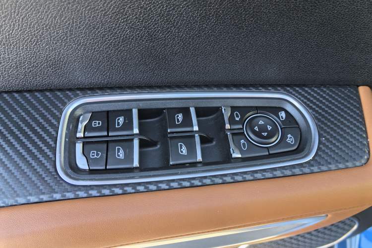 Used Zotye T300 2017 1.5T CVT Luxury Model Interior 11
