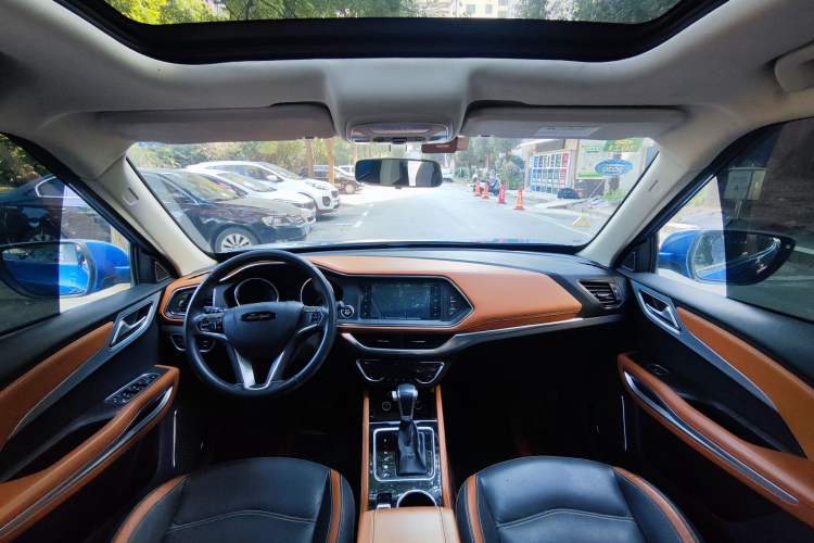 Used Zotye T300 2017 1.5T CVT Luxury Model Interior 2
