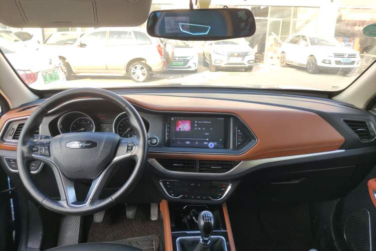 Used Zotye T300 2017 1.5L Manual Luxury Model Interior 2