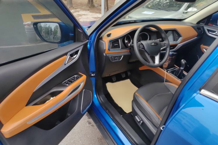 Used Zotye T300 2017 1.5L Manual Luxury Model Interior 2