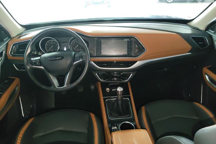 Used Zotye T300 2017 1.5T Manual Luxury Model Interior 2