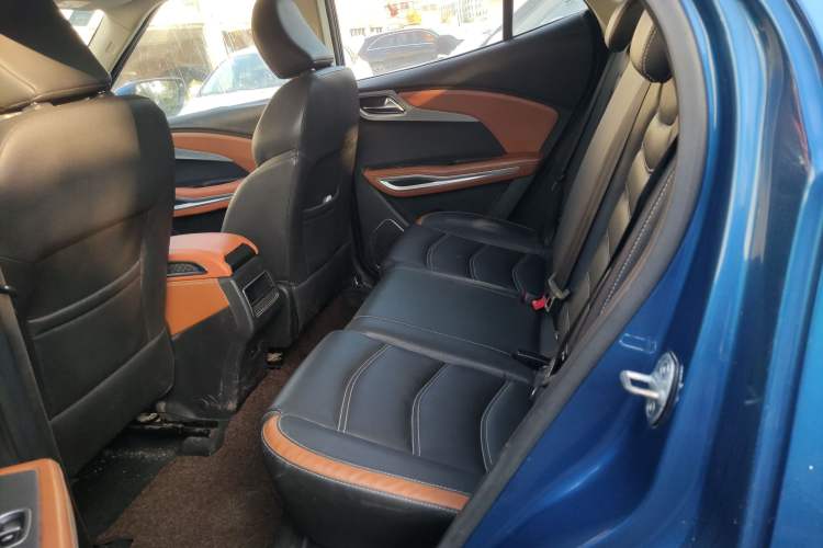 Used Zotye T300 2017 1.5L Manual Luxury Model Interior 4