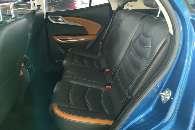 Used Zotye T300 2017 1.5T Manual Luxury Model Interior 4