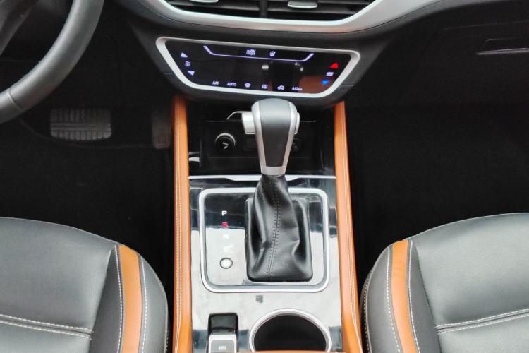 Used Zotye T300 2017 1.5T CVT Luxury Model Interior 4