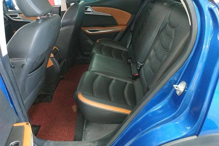 Used Zotye T300 2017 1.5L Manual Luxury Edition Two-Tone Interior 4