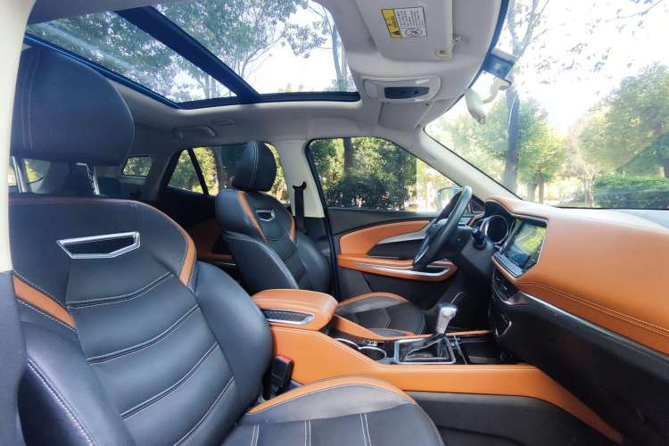 Used Zotye T300 2017 1.5T CVT Luxury Model Interior 5