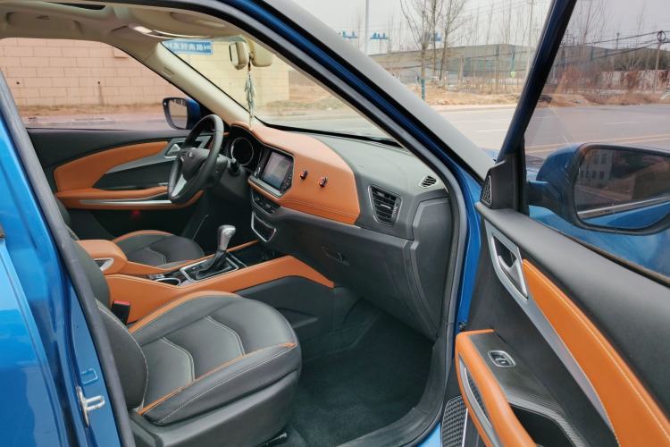Used Zotye T300 2017 1.5T CVT Luxury Model Interior 6