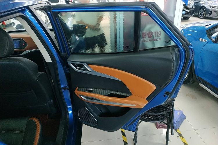 Used Zotye T300 2017 1.5L Manual Luxury Edition Two-Tone Interior 6