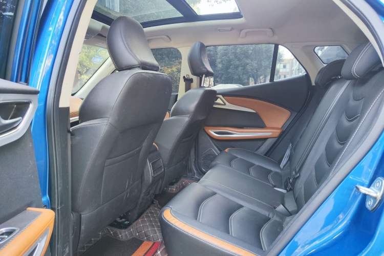 Used Zotye T300 2017 1.5T CVT Luxury Model Interior 8