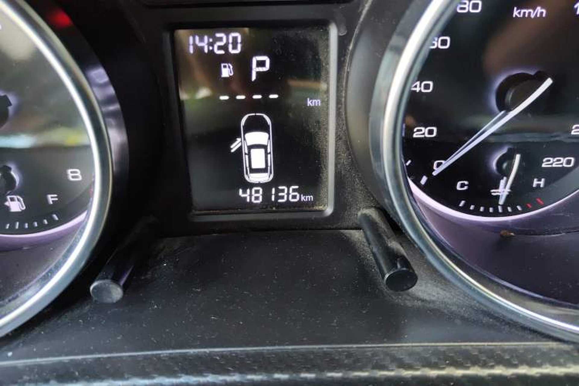 Used Zotye T300 2017 1.5T CVT Luxury Model Odometer Close Up