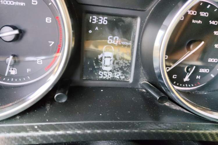 Used Zotye T300 2017 1.5L Manual Luxury Model Odometer Close Up
