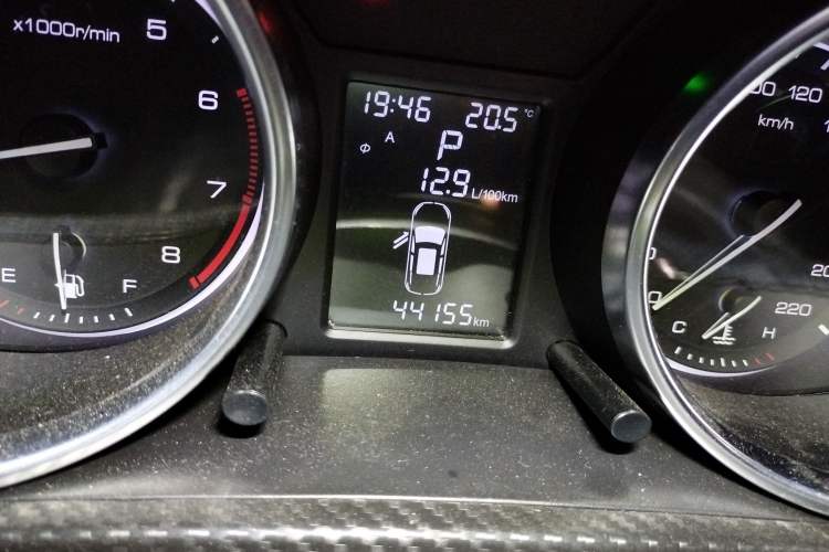 Used Zotye T300 2017 1.5T CVT Luxury Model Odometer Close Up