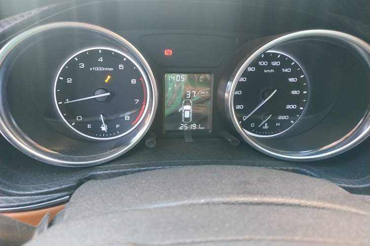 Used Zotye T300 2017 1.5L Manual Luxury Model Odometer Close Up