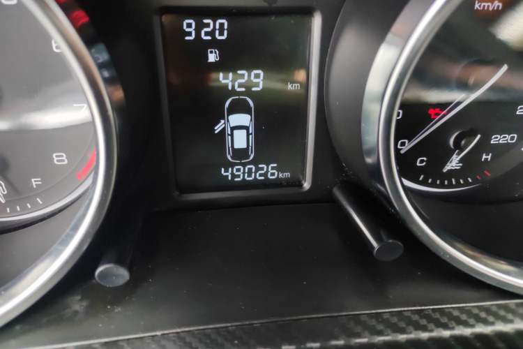 Used Zotye T300 2017 1.5L Manual Luxury Model Odometer Close Up