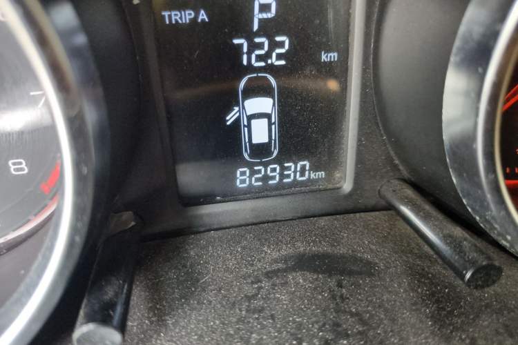 Used Zotye T300 2017 1.5T CVT Luxury Model Odometer Close Up