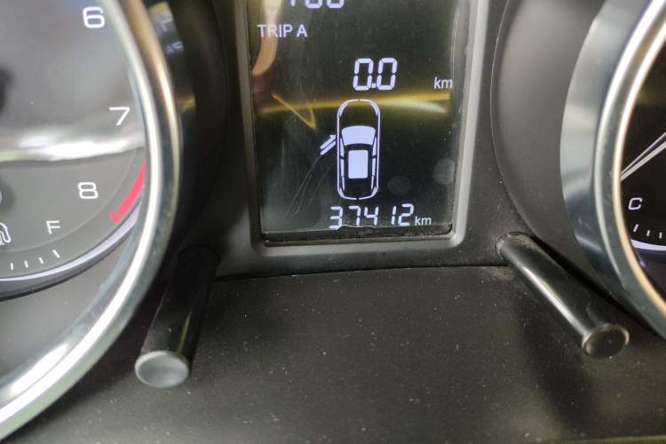 Used Zotye T300 2017 1.5L Manual Luxury Model Odometer Close Up