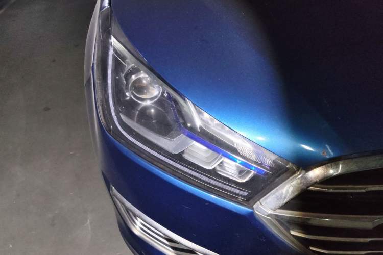 Used Zotye T300 2017 1.5L Manual Luxury Model Right Front Headlight