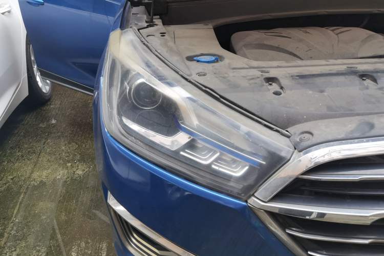 Used Zotye T300 2017 1.5L Manual Luxury Model Right Front Headlight