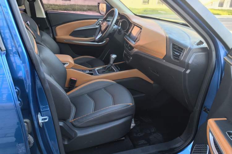 Used Zotye T300 2017 1.5T CVT Luxury Model Right Front Seat