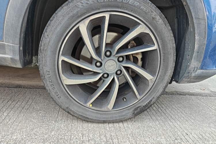 Used Zotye T300 2017 1.5L Manual Luxury Model Right Front Wheel Hub